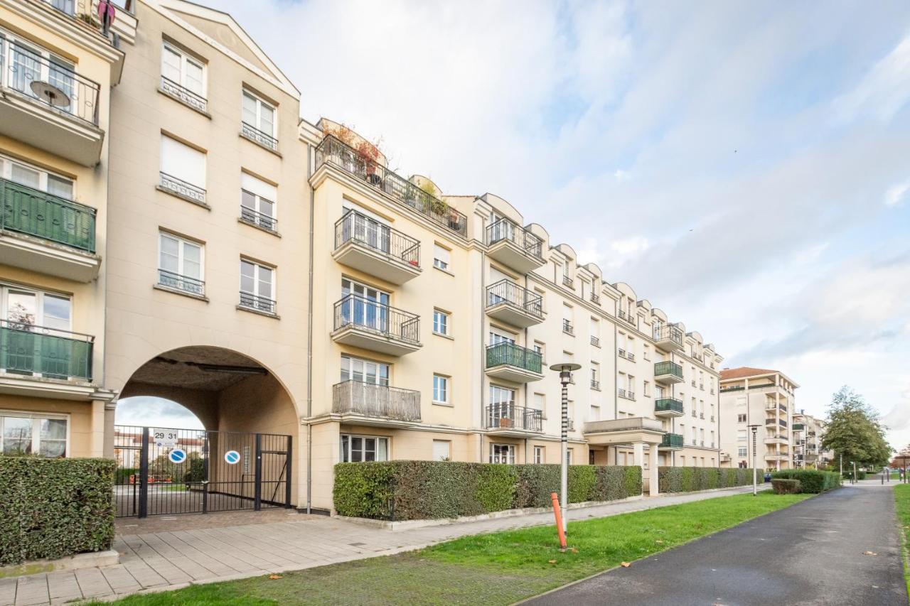 Luxe Flat For 7 - Fairytale Factory Lägenhet Bussy-Saint-Georges Exteriör bild