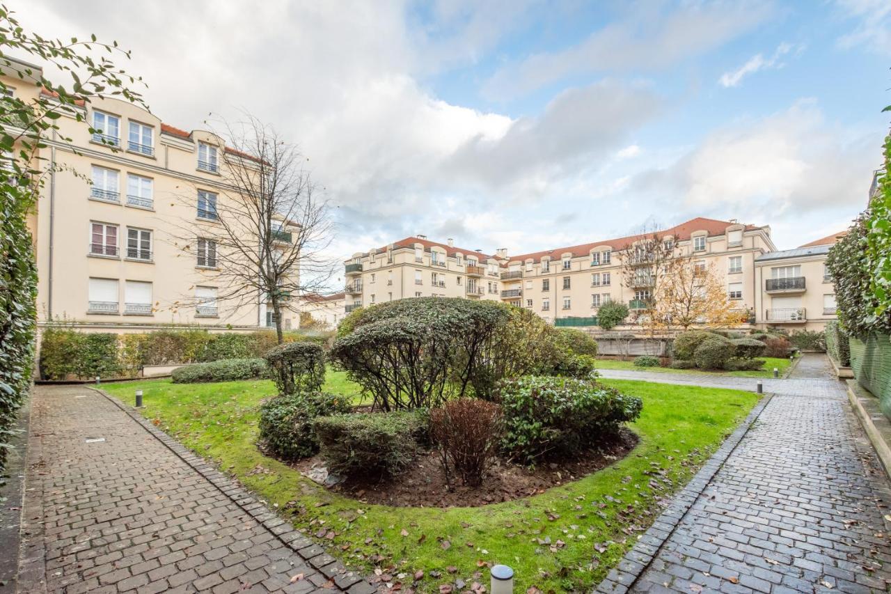Luxe Flat For 7 - Fairytale Factory Lägenhet Bussy-Saint-Georges Exteriör bild